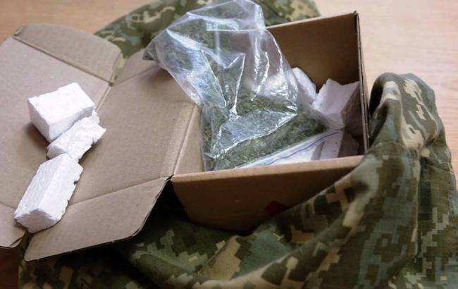У зону бойових дій намагалися ввезти наркотики службою доставки