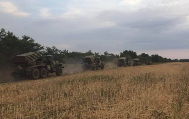 Украинские артиллеристы провели учения возле админграницы с оккупированным Крымом
