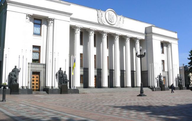Хомутынник, Загорий и Корнацкий возглавили рейтинг депутатов-благотворителей