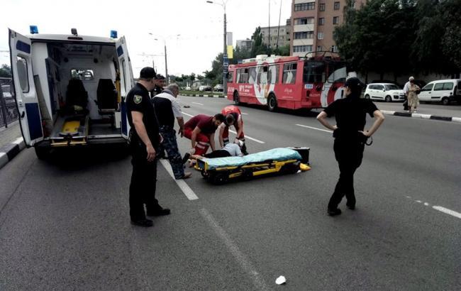 В Харькове легковой автомобиль сбил женщину-пешехода