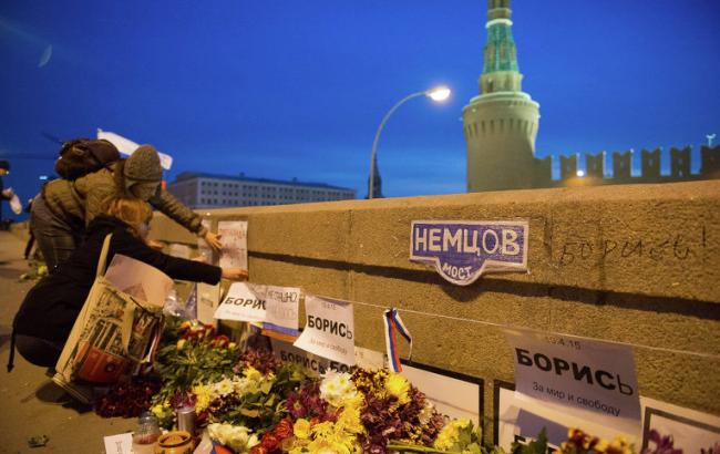 В Москве зачистили мемориал Бориса Немцова
