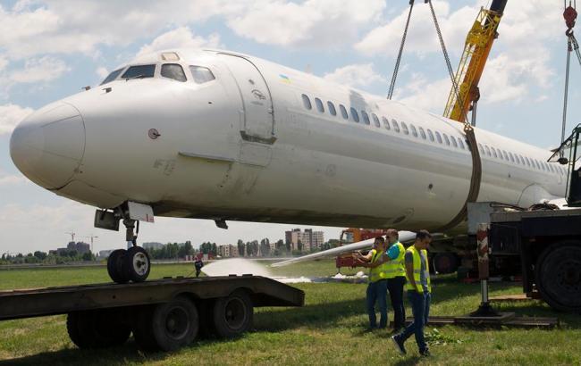 Самолет авиакомпании Bravo, который выкатился за взлетную полосу, утилизируют
