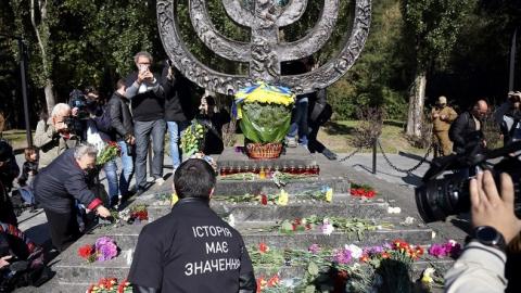 Неважно, в каком году. Бабий Яр - это навсегда: В сети чтят память жертв трагедии