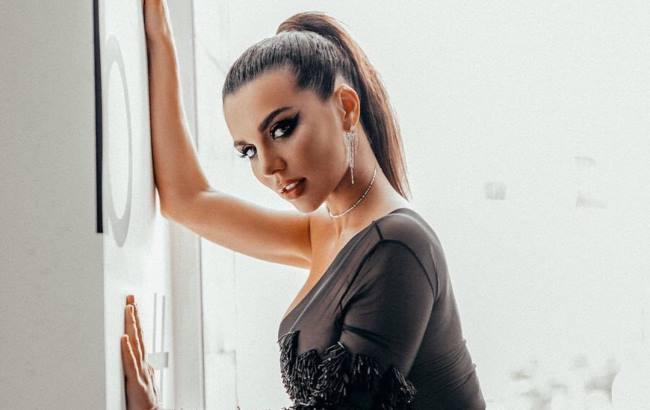 Анна Седокова прокомментировала слухи о романе с 24-летним хоккеистом