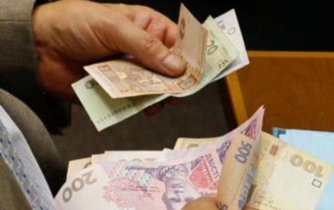 Киевлянин почти десять лет получал пенсию умершего отца