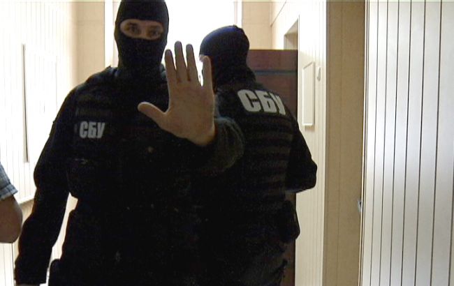 СБУ в Закарпатской обл. задержала граждан, причастных к незаконной продаже оружия