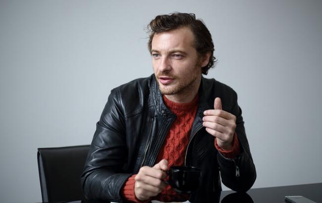 Известный французский певец прокомментировал гастроли украинских артистов в России