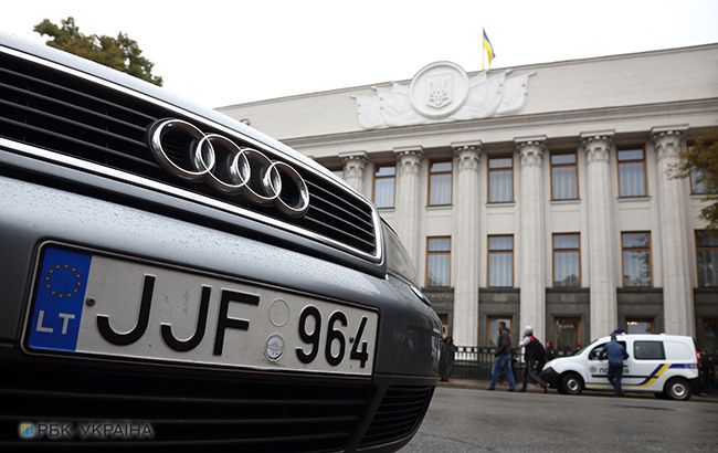 За сутки в Украине растаможили рекордное количество "евроблях"