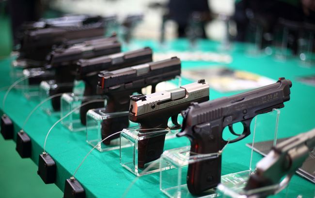 Компания STVOL организовала на Международной выставке "Оружие и безопасность" автограф-сессию создателя мультитула Тима Лезермана