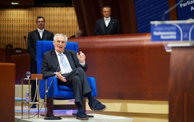 Президент Чехии остается в реанимации. Сенат рассмотрит передачу его полномочий