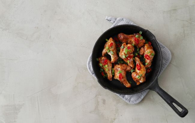 4 блюда, которые никогда нельзя готовить в чугунной сковороде