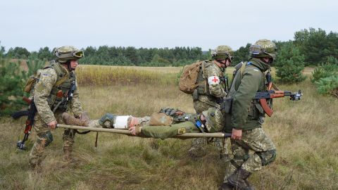 Ситуация на Донбассе обострилась: ранен военный