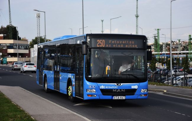 В Будапеште перевернулся пассажирский автобус, есть жертвы и десятки пострадавших