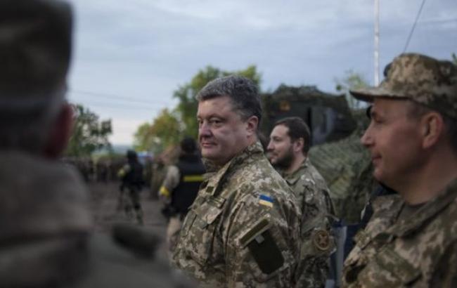 Украинскую границу пересекли более 2 тыс. российских военных, - Порошенко