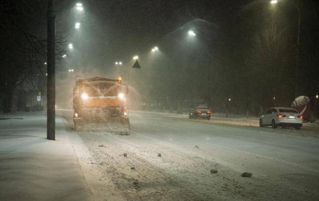 Снегопады в Киеве: КГГА призывает водителей не пользоваться собственными авто