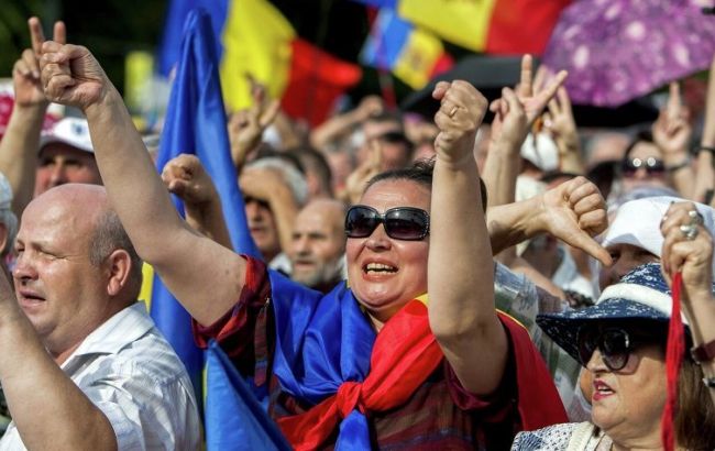 В центре Кишинева возобновился антиправительственный митинг