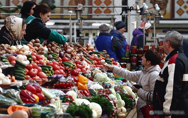 Китайские товары и дорогие продукты: что продают на рынках "ЛНР"