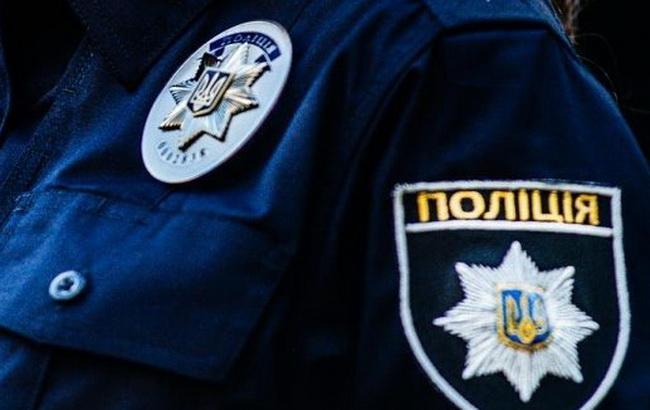 В Марьинке обнаружили снаряд в стене детской спортивной школы