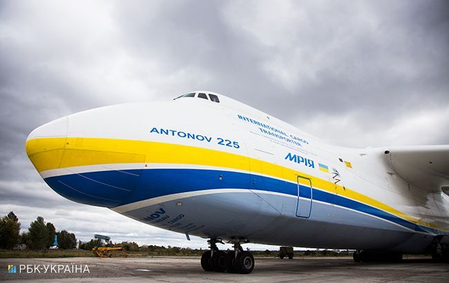 В Україну прибув літак з рекордним об'ємом медвантажу