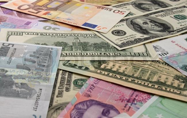 Курс долара на міжбанку 20 січня впав у продажу до 24,60 гривні за долар