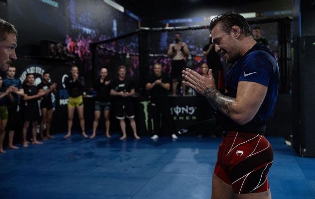 Макгрегор отримав черговий титул за межами октагону: з'явилися фото