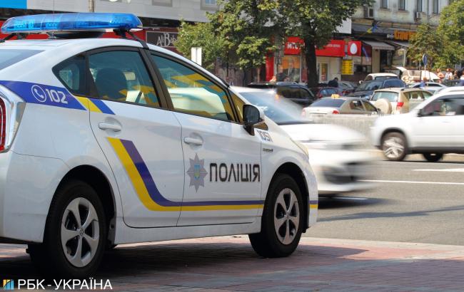 В Мариуполе экипаж полиции сопроводил машину с роженицей в роддом
