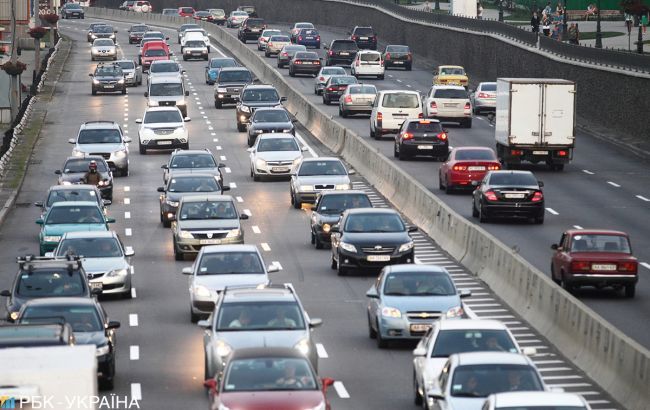 Київ стоїть в пробках: ситуація на дорогах столиці