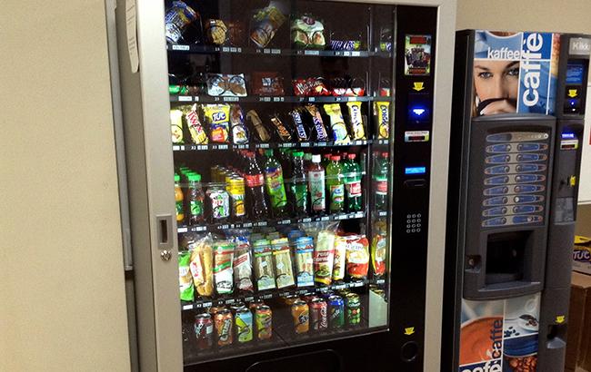 Диетолог рассказала, полезна ли школьная еда из автоматов