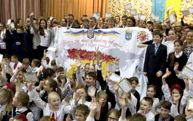 В Киеве школьники установили рекорд Украины