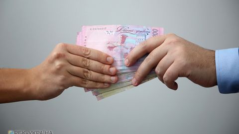 В Виннице задержали полицейского на вымогательстве взяток с наркозависимых