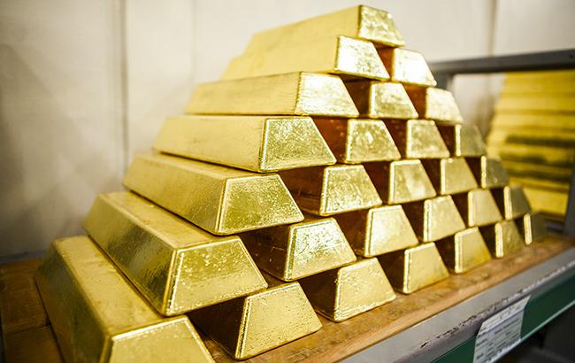 НБУ понизил курс золота до 328,21 тыс. гривен за 10 унций