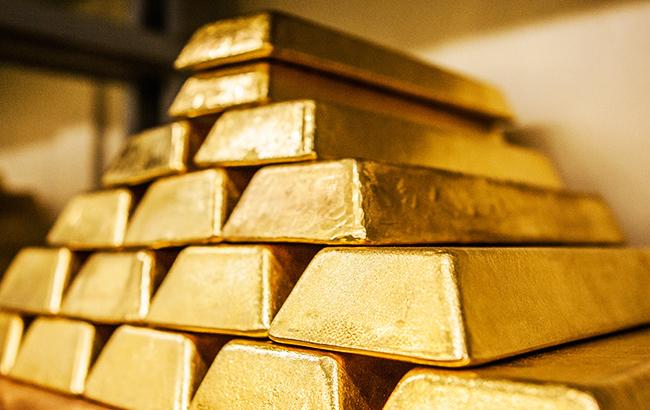 НБУ незначительно повысил курс золота до 384,88 тыс. гривен за 10 унций