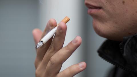 Багато тютюнових компаній продовжують занижувати ціни на сигарети, - ЗМІ