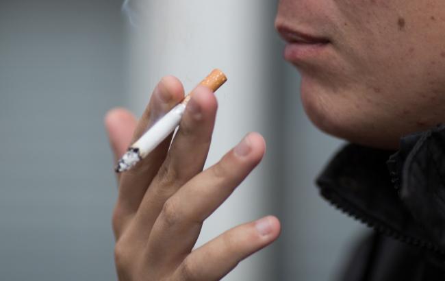 Експерти розкритикували проект про заборону легального обігу традиційних та електронних сигарет