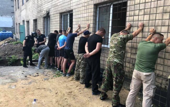 В Одесі озброєні люди захопили підприємство