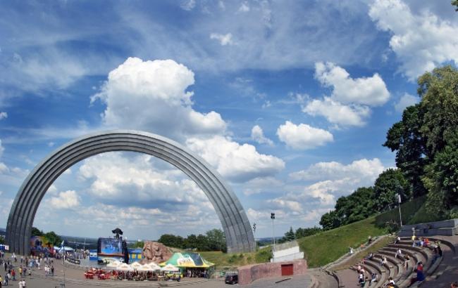 Главный архитектор Киева назвал Арку Дружбы народов бесполезной и предложил ее снести