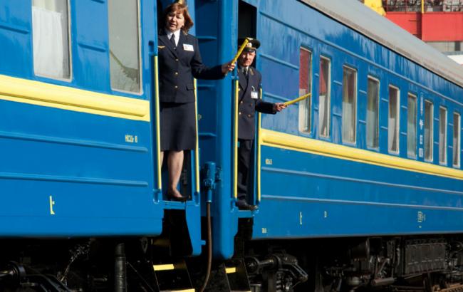 Поезда "Укрзализныци" будут курсировать по летнему времени с 27 марта