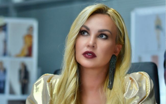 Басейн і власна спортивна площадка: найбагатша співачка України показала свій особняк