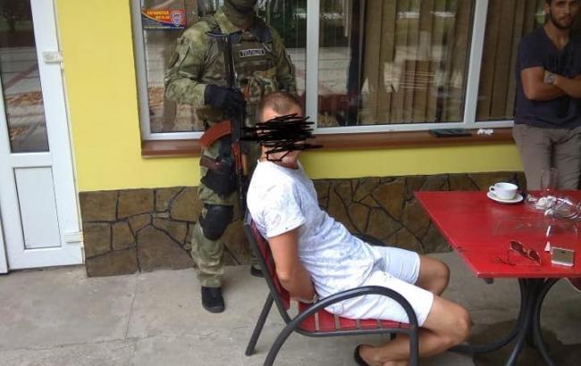 У Одеській області затримали адвоката, який вимагав 1 млн гривень