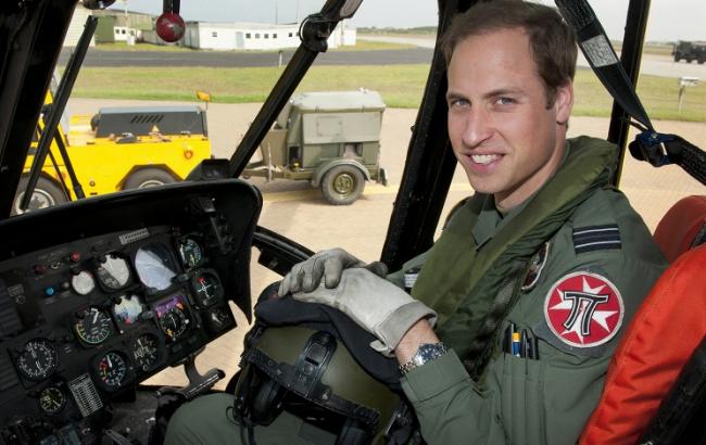 Принц Вільям став пілотом швидкої допомоги