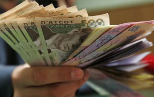 Средняя зарплата в Украине в октябре выросла на 0,8% - до 3509 грн, - Госстат
