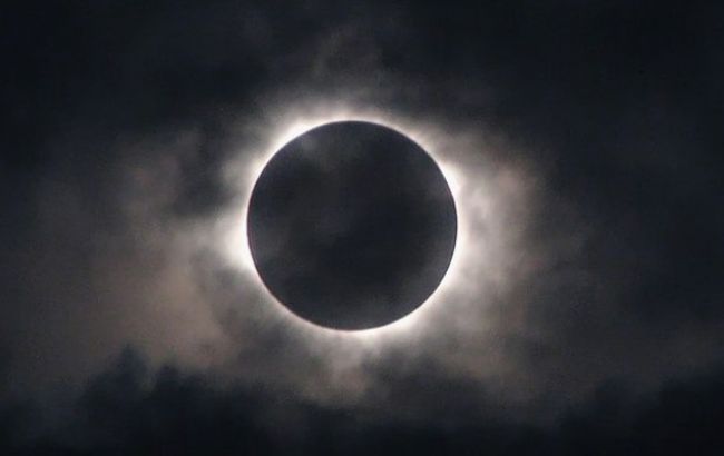 Наступного тижня жителі Землі зможуть спостерігати рідкісне місячне затемнення