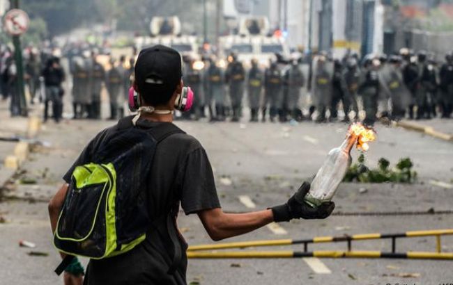 Протесты в Венесуэле: число погибших митингующих достигло 48 человек