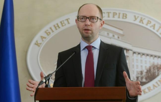 Яценюк закликав РФ негайно створити умови для місцевих виборів в окупованих районах Донбасу
