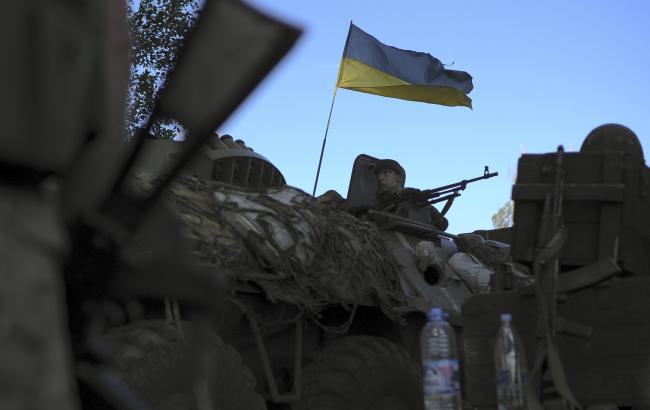 В Луганской области из-за обстрелов боевиков ранен украинский военный