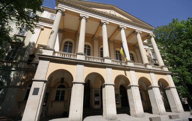 У Львові в театрі Заньковецької провалилася сцена після концерту