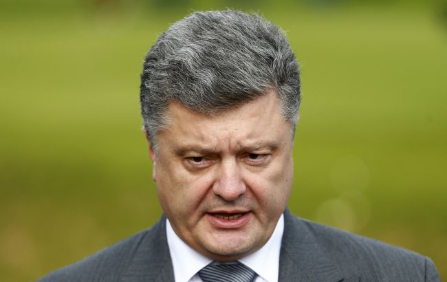 Порошенко настаивает на необходимости демонополизации рынка авиаперевозок