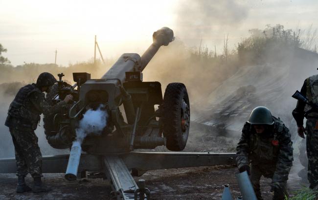 Боевики ночью вели неприцельные обстрелы позиций АТО на Донецком и Артемовском направлениях