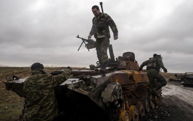 Бойовики зосередили обстріли сил АТО в районі аеропорту Донецька