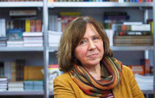 Гениальность или политика? В Сети обсуждают Нобелевскую премию Алексиевич